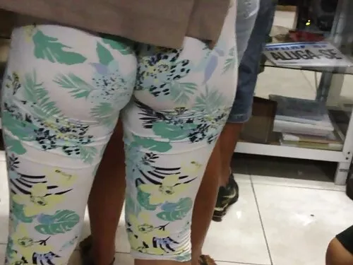 فيديو Legs On Should ...