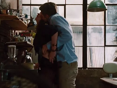 عرض الفيلم مع مثير ع ...