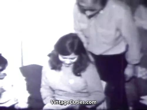 على الأريكة عاطفي كي ...